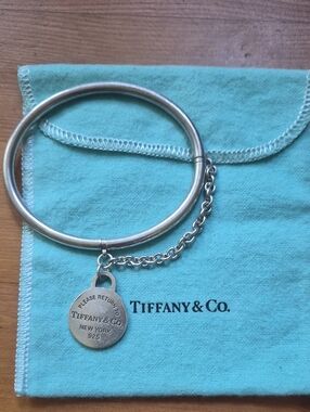 Tiffany & Co. Silver Tag Bangle with Blue Pouch